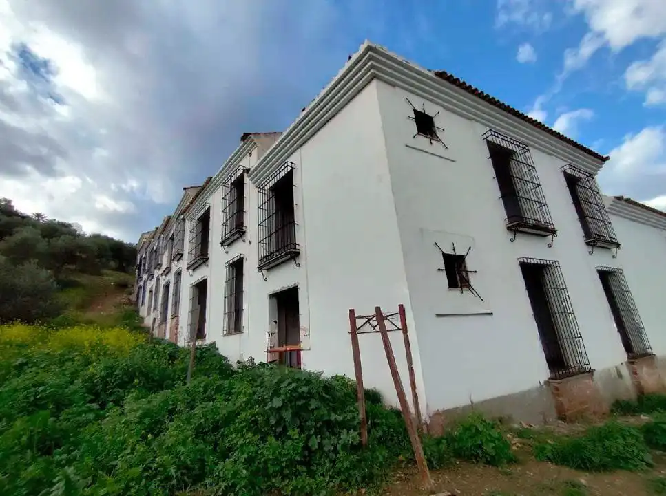 Vista exterior de Edificio en venta en Almodóvar del Río con Piscina comunitaria