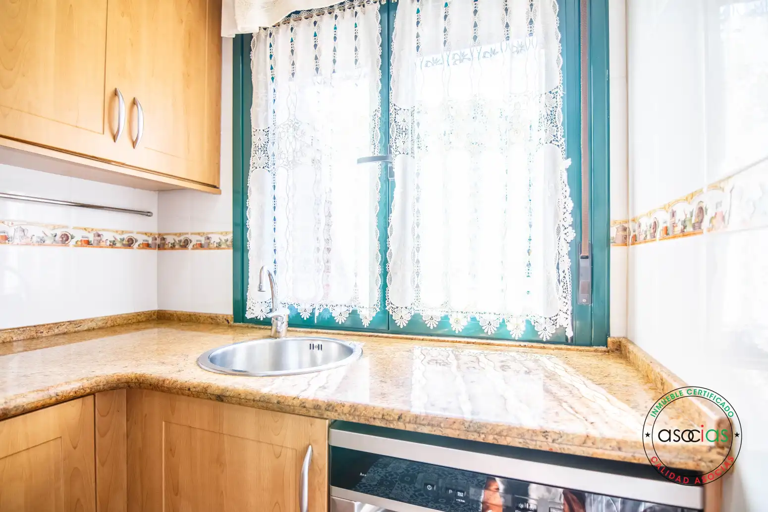 Cocina de Casa adosada en venta en Grado con Calefacción, Jardín privado y Parquet