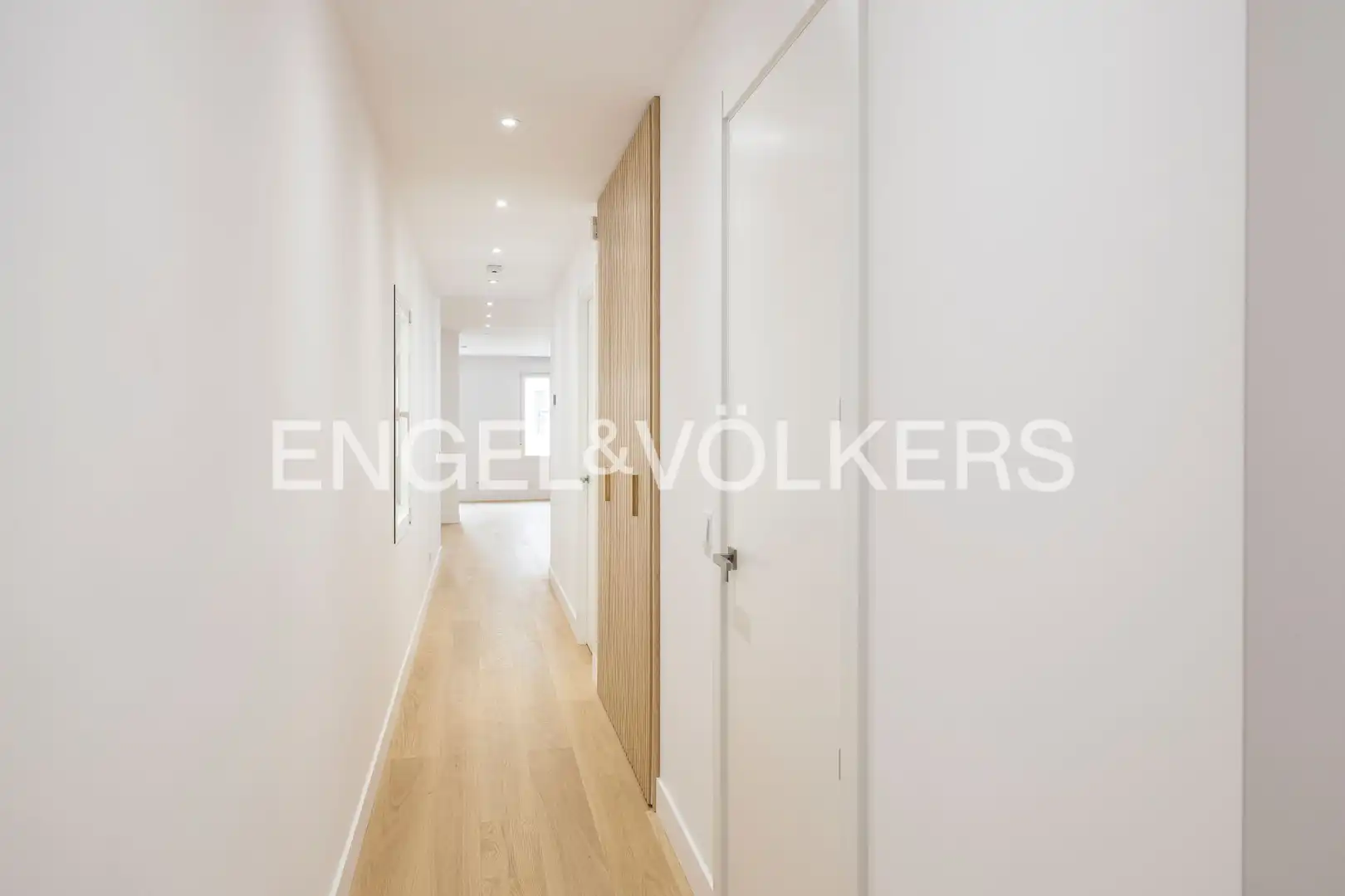 Wohnung zum Verkauf in Madrid mit Klimaanlage und Heizung