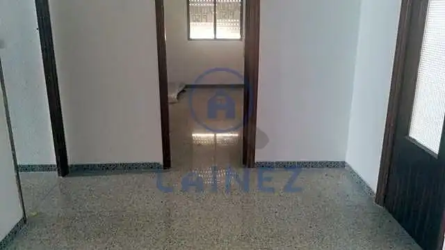 Gran piso en pleno centro de Pueblonuevo. Con una superficie total de 115 m2. El piso consta de 4 dormitorios, 1 aseo, 1 baño, coc, imatge 2