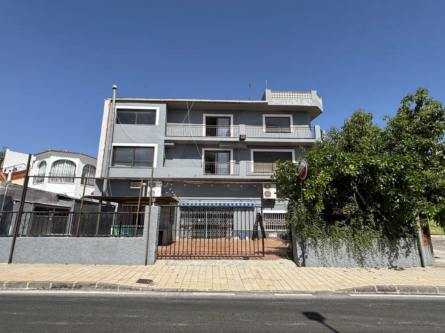Vista exterior de Edificio en venta en Tormos