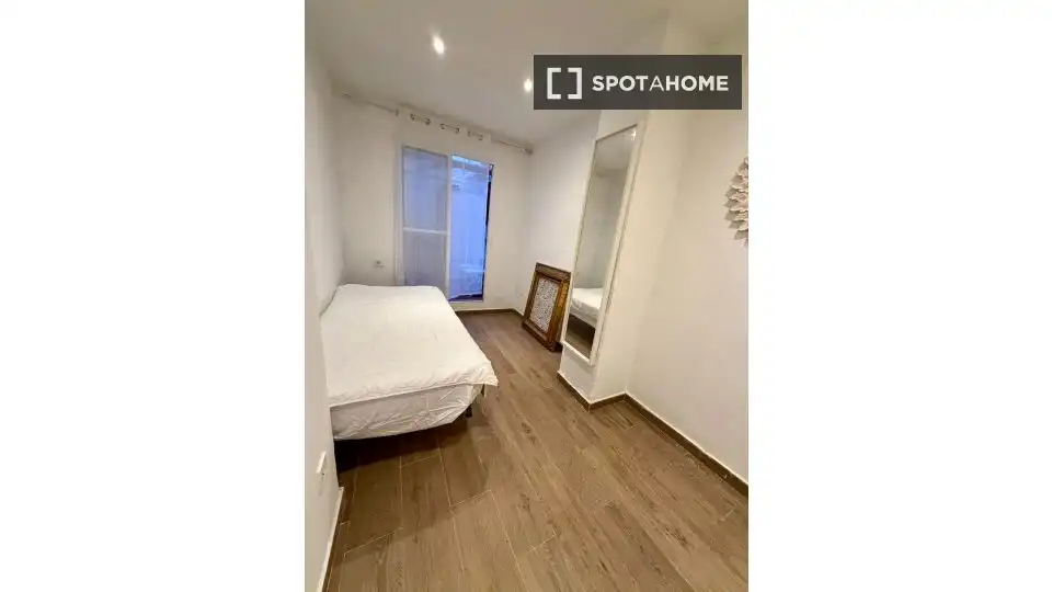 Bedroom of Flat for rent in Valencia  with Air Conditioner, Heating and Furnished