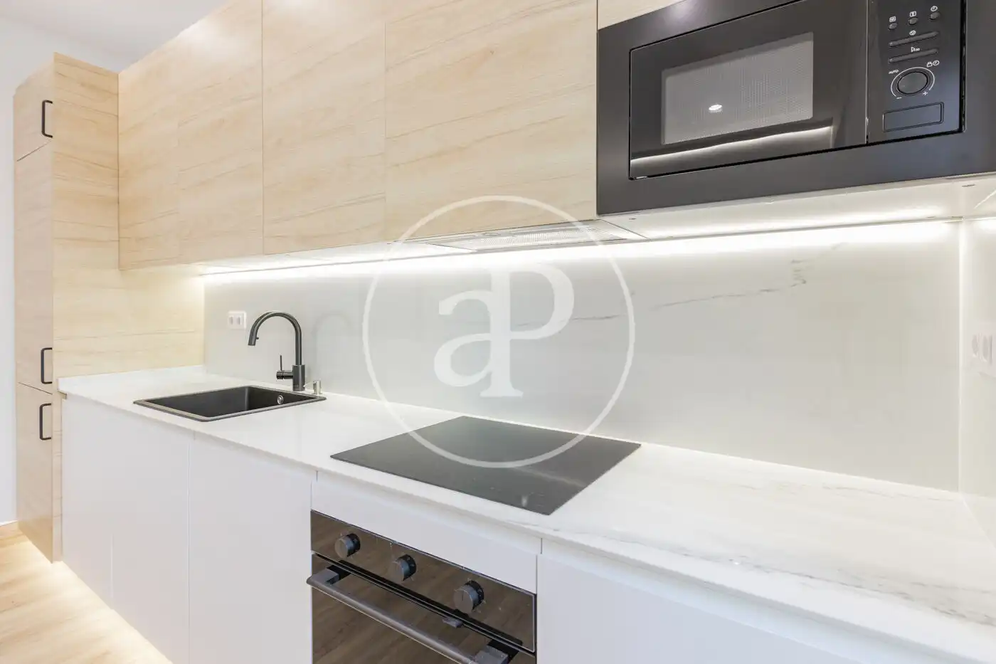 Cocina de Piso en venta en Madrid con Calefacción y Balcón
