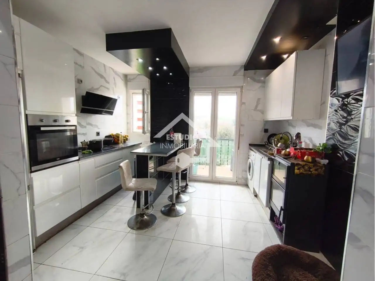 Cocina de Piso en venta en Fuenmayor con Calefacción, Terraza y Trastero