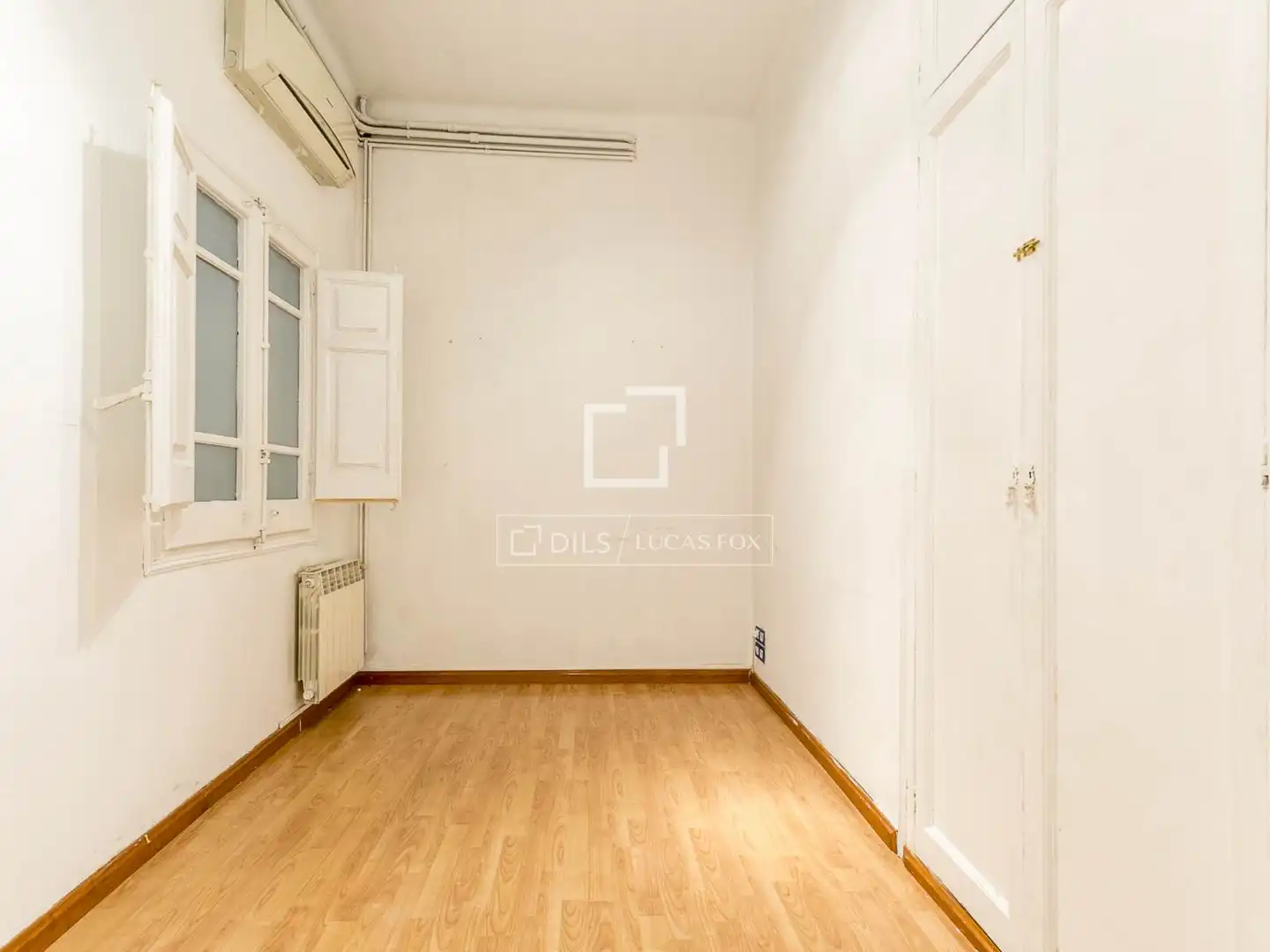 Bedroom of Flat for sale in Barcelona  with Air Conditioner and Heating