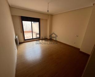 Dormitori de Apartament en venda en San Cibrao das Viñas amb Terrassa