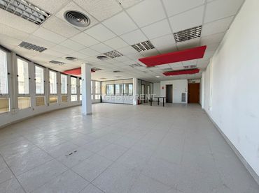 Oficina amb ascensor de lloguer a Nord
