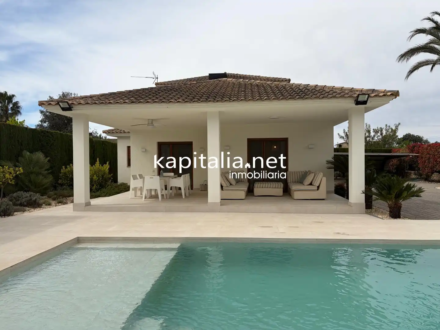 Vista exterior de Casa o xalet en venda en Ontinyent amb Aire condicionat, Calefacció i Jardí privat