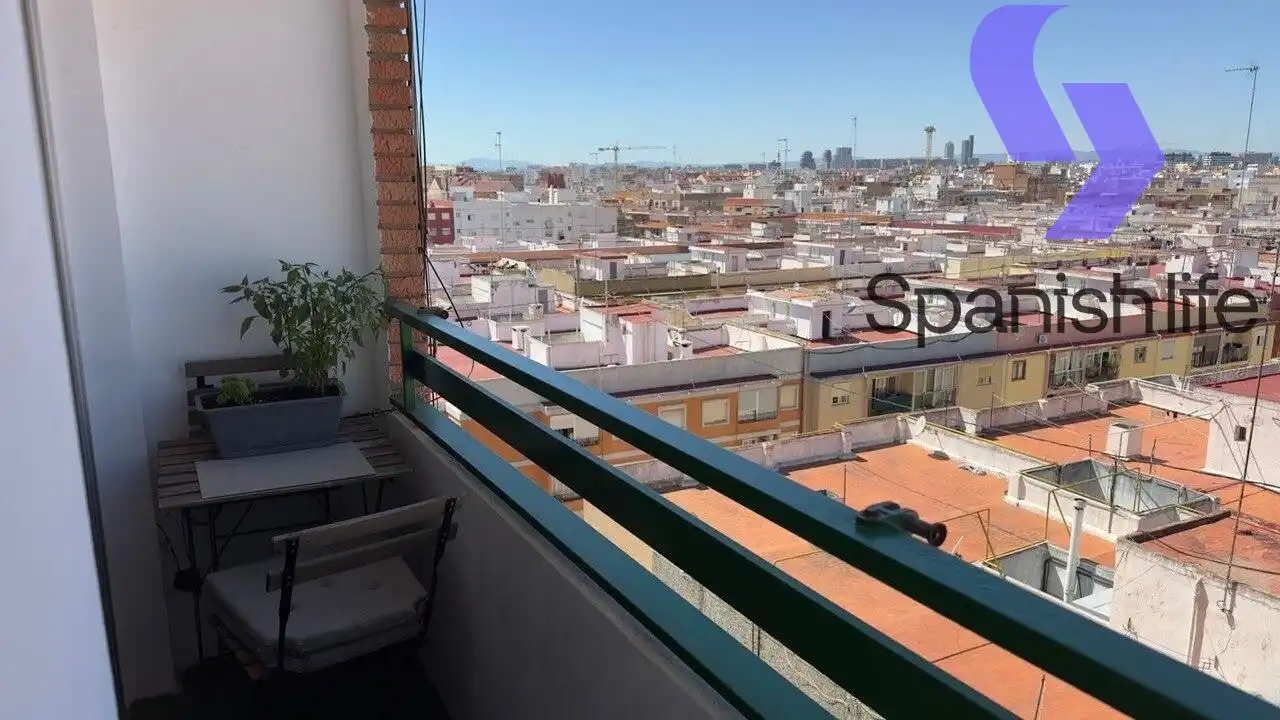 Terraza de Piso en venta en Valencia con Terraza y Amueblado