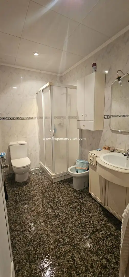 Bathroom of Houses for sale in Lleida  with Air Conditioner, Heating and Terrace