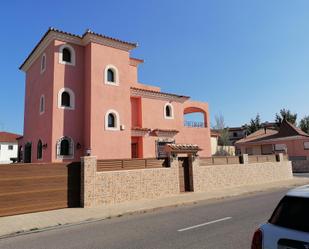 Exterior view of House or chalet for sale in Vandellòs i l'Hospitalet de l'Infant  with Air Conditioner, Heating and Private garden