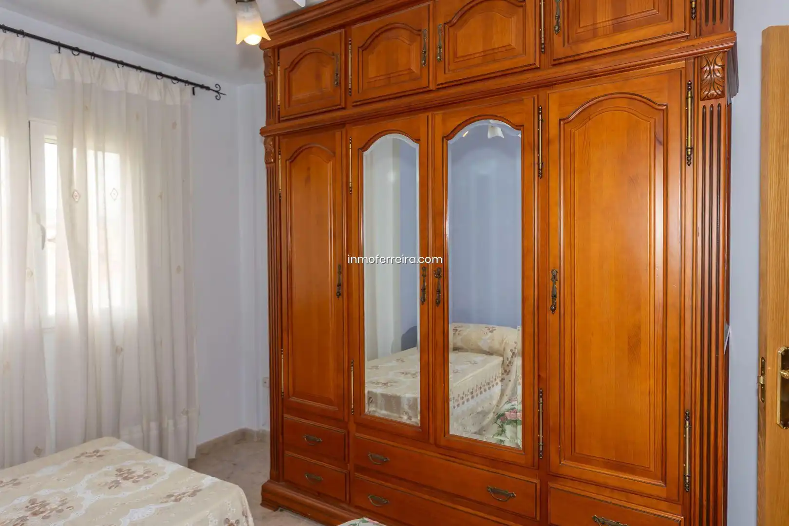 Bedroom of Houses for sale in Darro  with Storage room