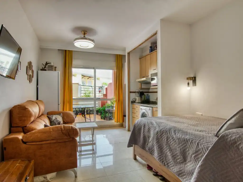 Habitación de Estudio en venta en Rincón de la Victoria con Terraza, Piscina y Piscina comunitaria