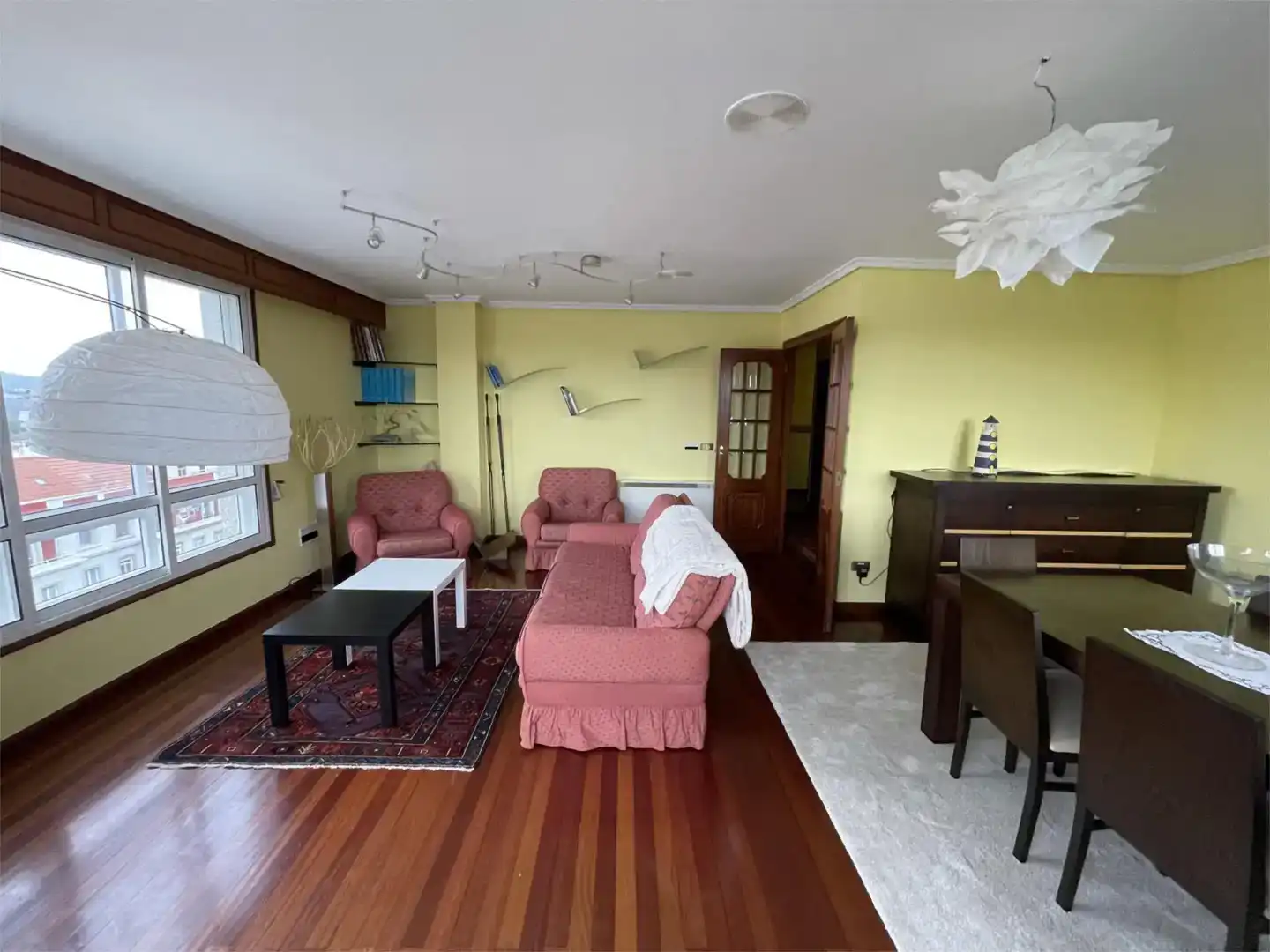 Sala d'estar de Pis de lloguer en Ferrol amb Parquet, Moblat i Forn