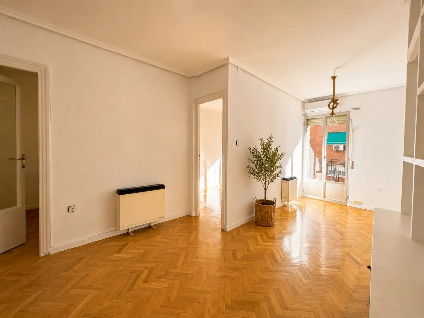 Sala de estar de Piso en venta en Madrid con Aire acondicionado y Balcón