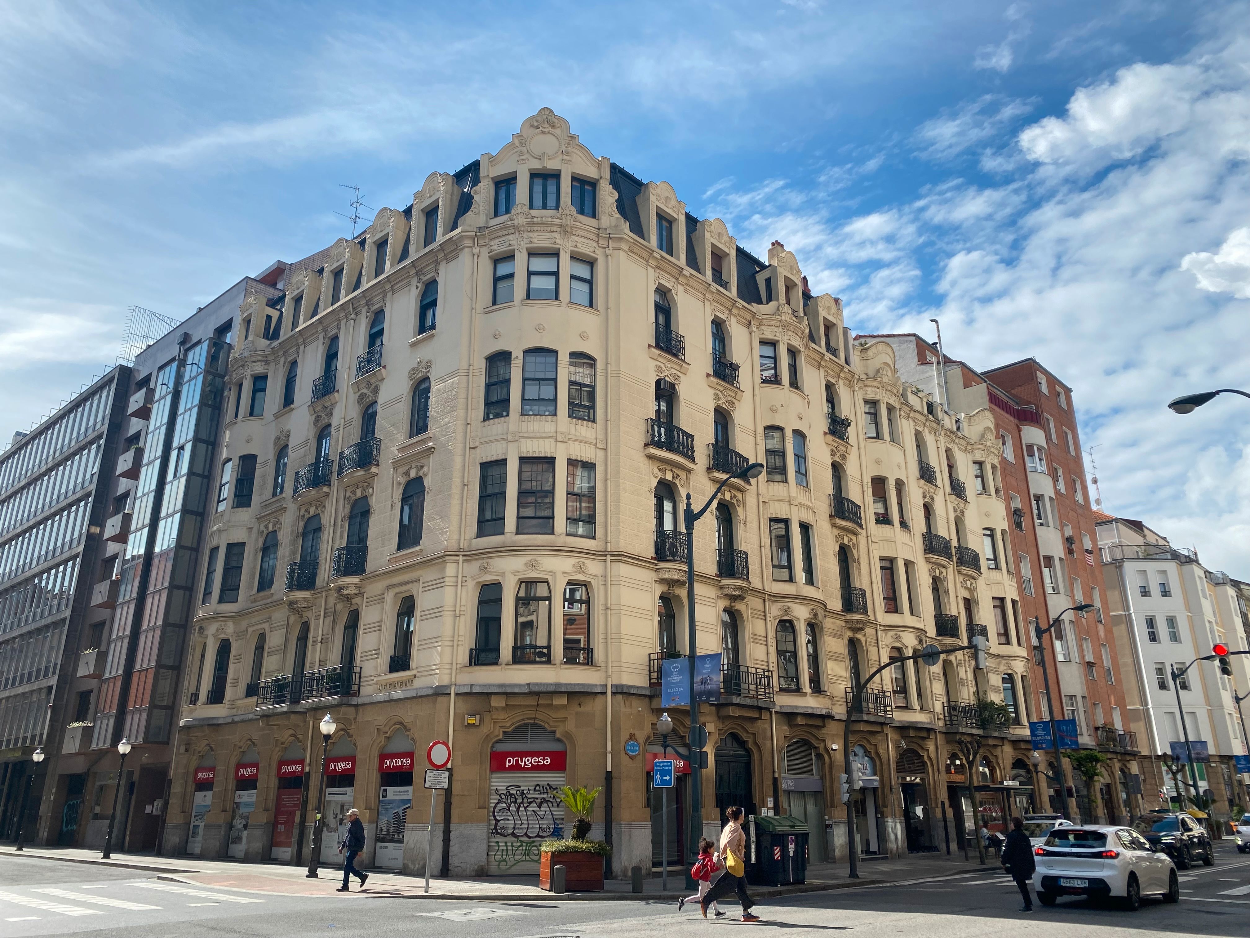Flat for sale in Alameda de Recalde, Abandoibarra - Guggenheim, Abando - Albia