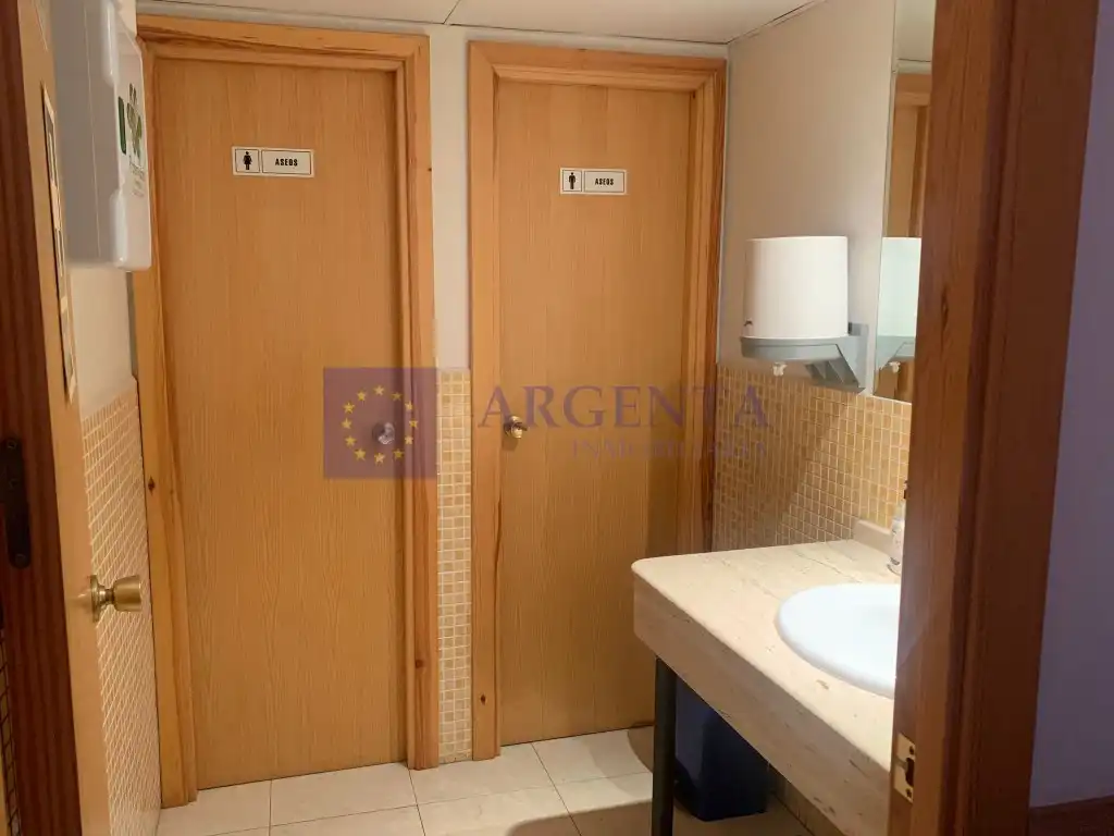 Locale commerciale in affitto a Calle Gredos, imagen 7