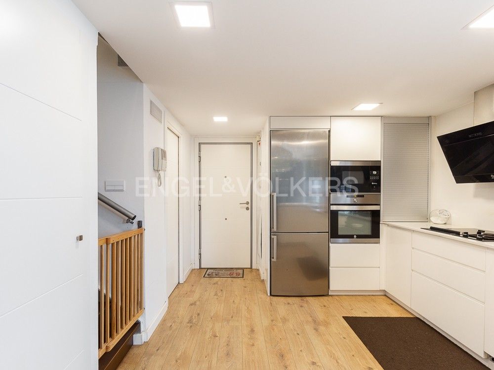 Kitchen of Attic for sale in  Valencia Capital  with Air Conditioner, Heating and Private garden