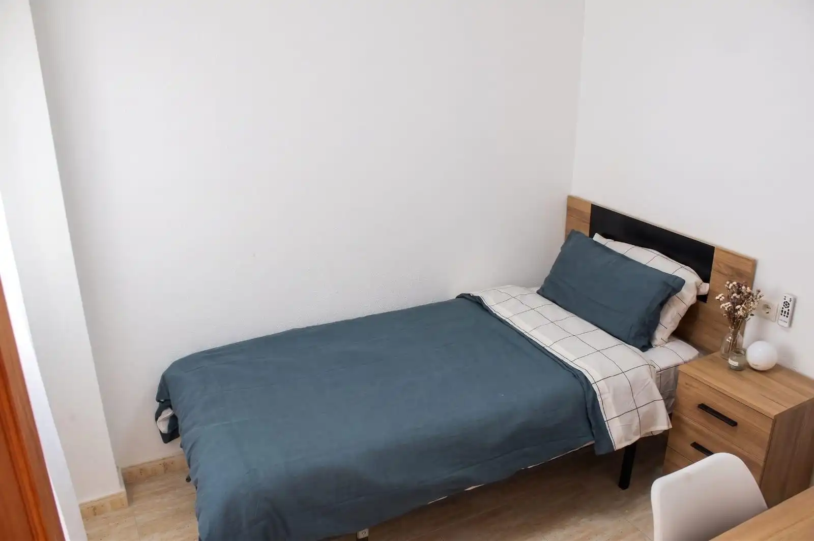 Dormitori de Apartament de lloguer en Torrevieja amb Piscina, Moblat i Rentadora