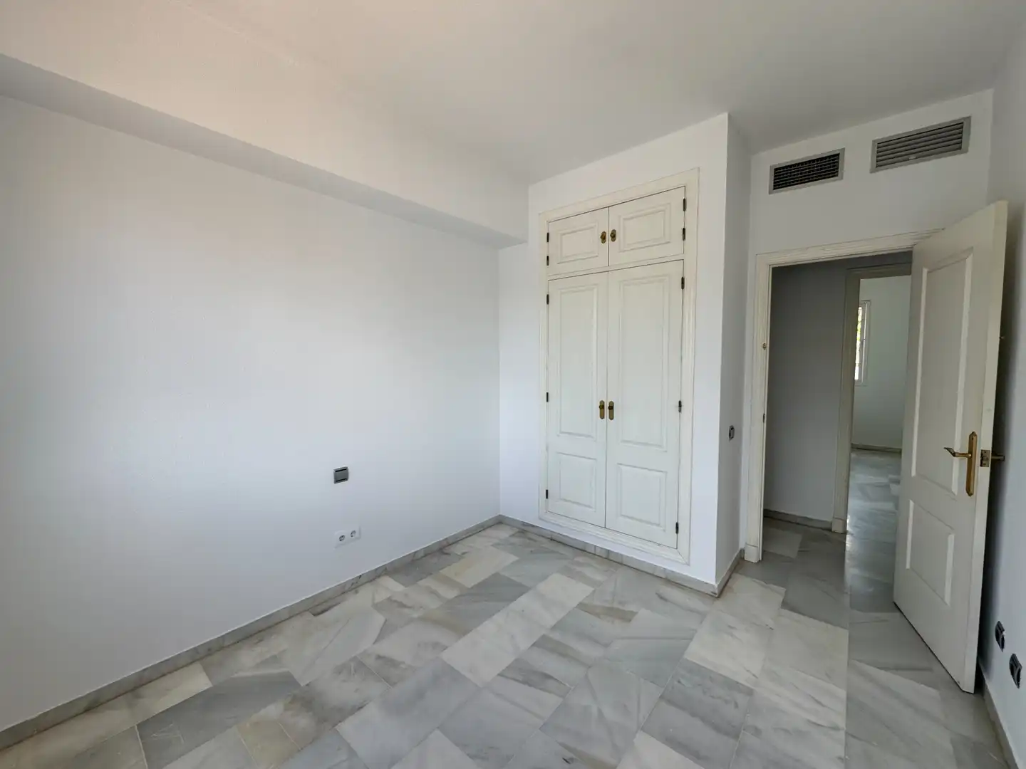 Habitación de Casa o chalet de alquiler en Espartinas con Aire acondicionado, Calefacción y Jardín privado