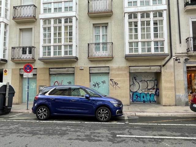 Local comercial en Venta en C/ Ortíz Zarate                  en Ensanche