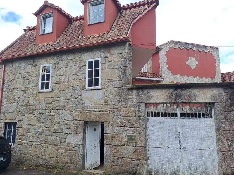 Vista exterior de Casa adosada en venda en A Cañiza   amb Terrassa i Alarma