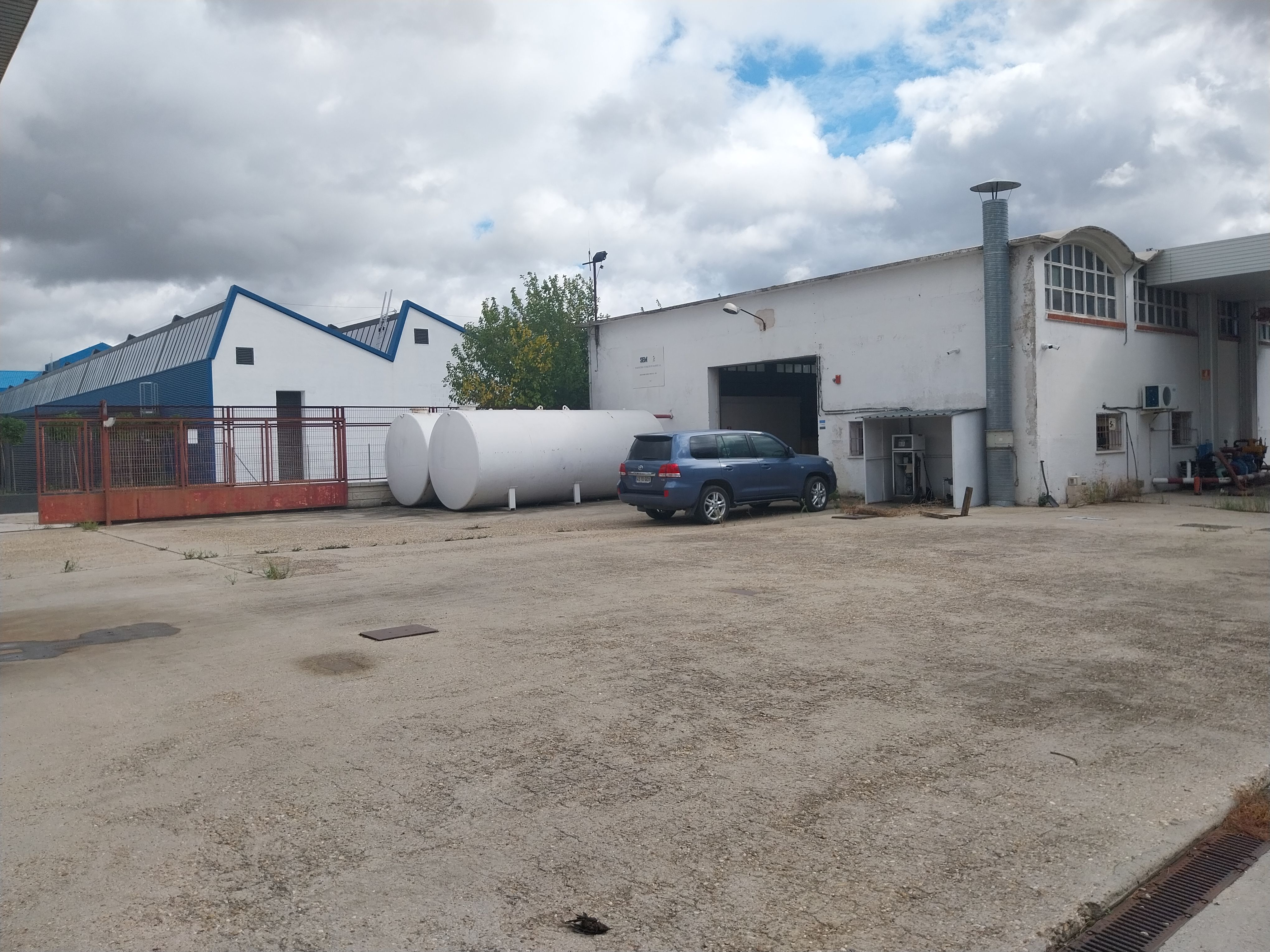 Vista exterior de Terreny industrial en venda en Alcalá de Henares