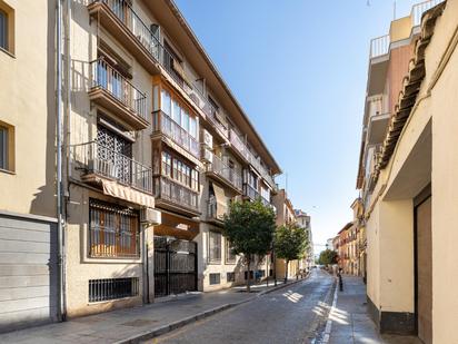 Vista exterior de Pis en venda en  Granada Capital amb Calefacció i Balcó