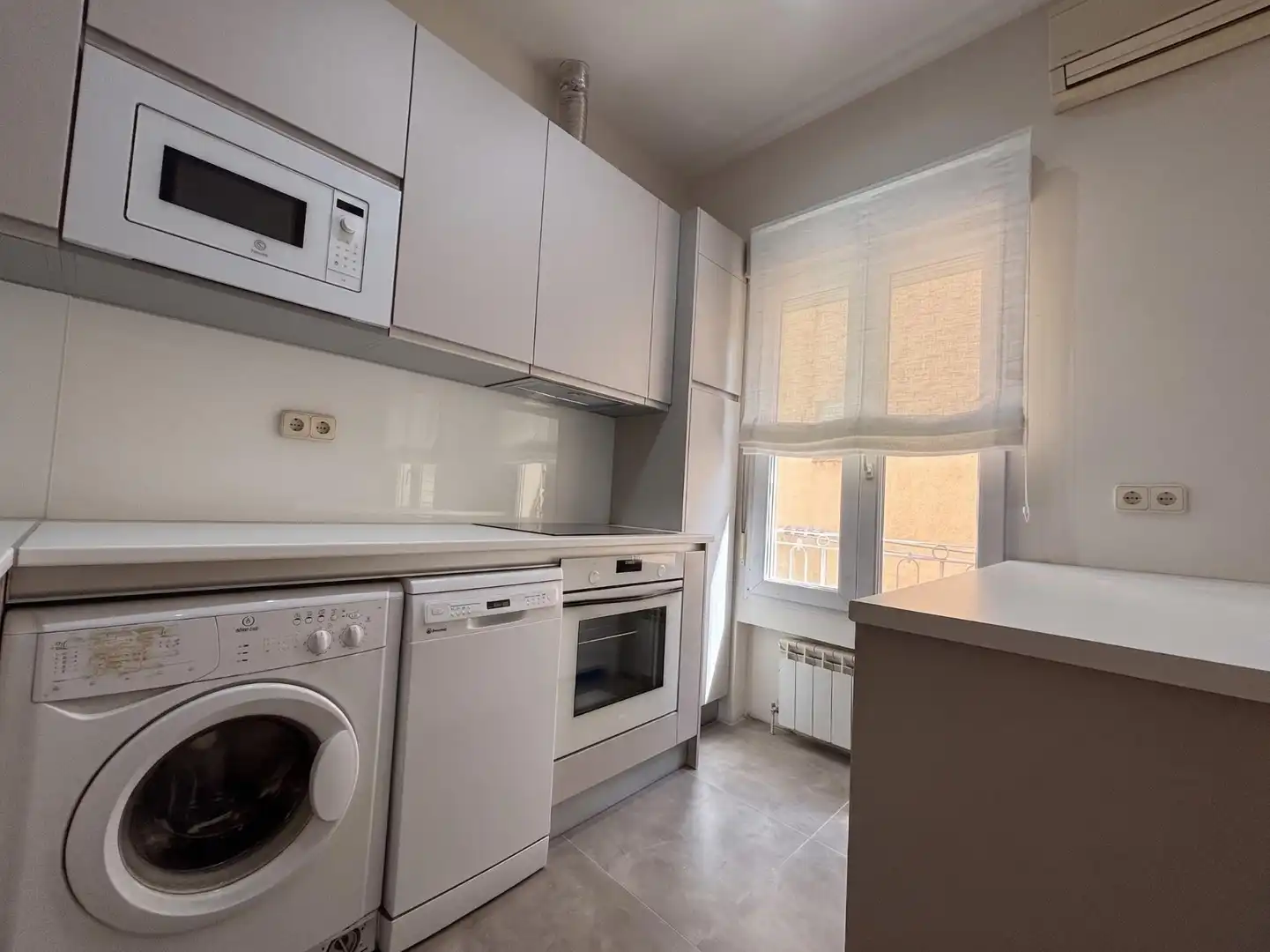Küche von Wohnung zur Miete in Madrid mit Klimaanlage, Heizung und Alarm