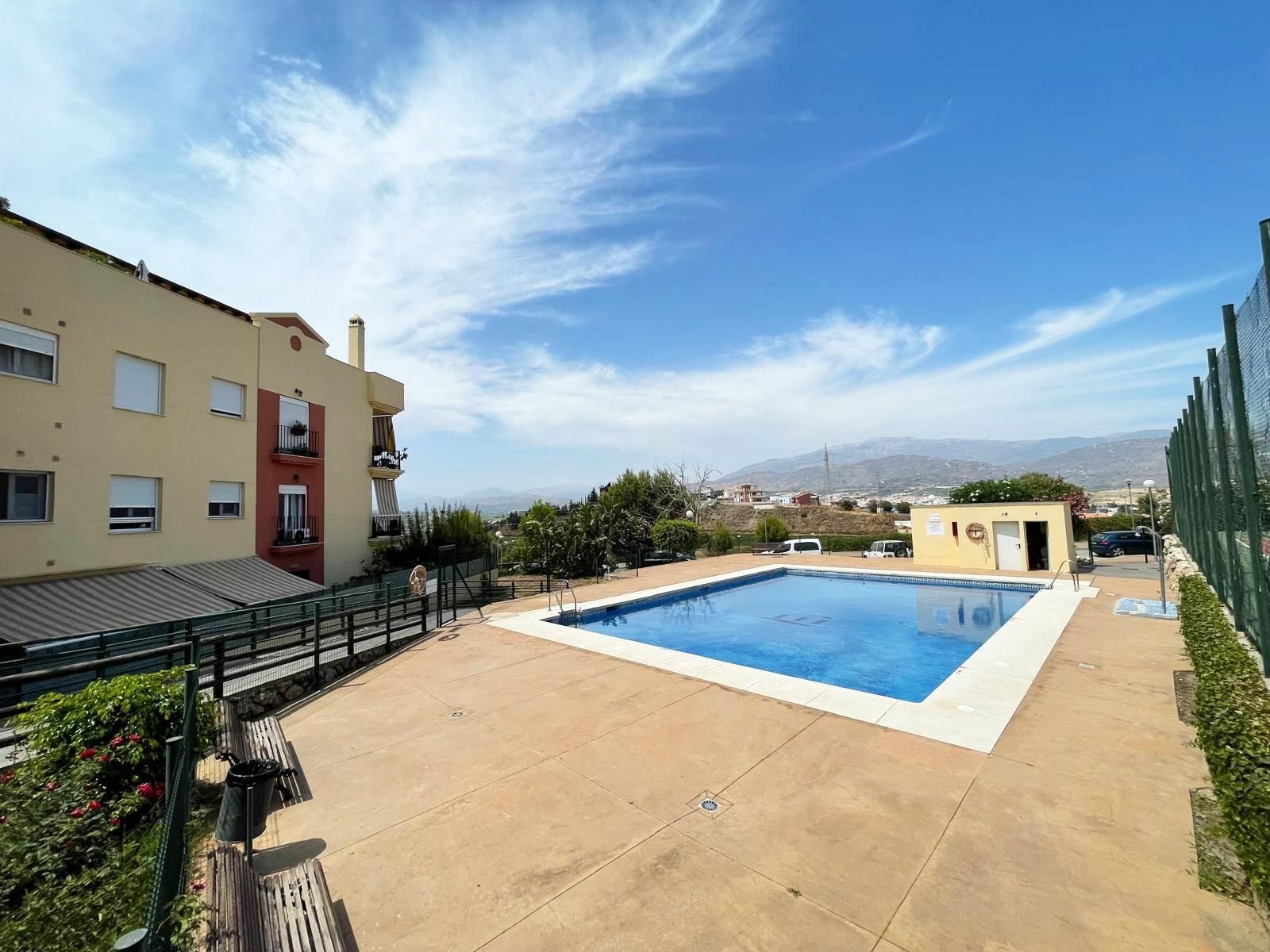 Vista exterior de Planta baja en venta en Vélez-Málaga con Aire acondicionado, Jardín privado y Terraza