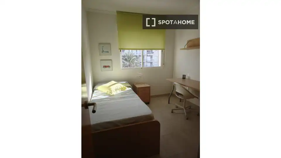 Habitación de Piso de alquiler en Daimús con Aire acondicionado, Calefacción y Amueblado