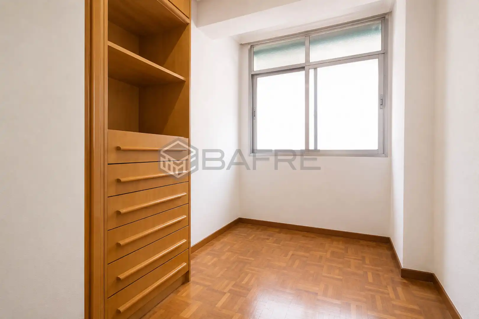 Dormitori de Pis en venda en Madrid amb Aire condicionat, Parquet i Terrassa