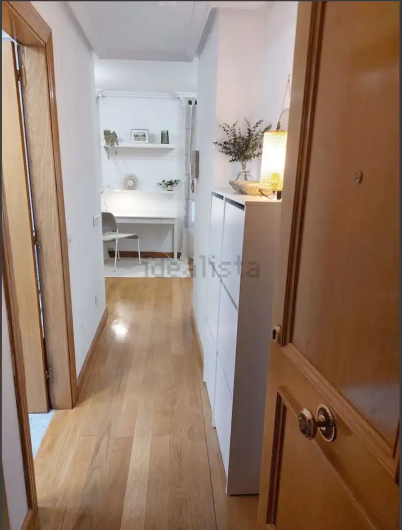Flat for rent in Oviedo   with Furnished