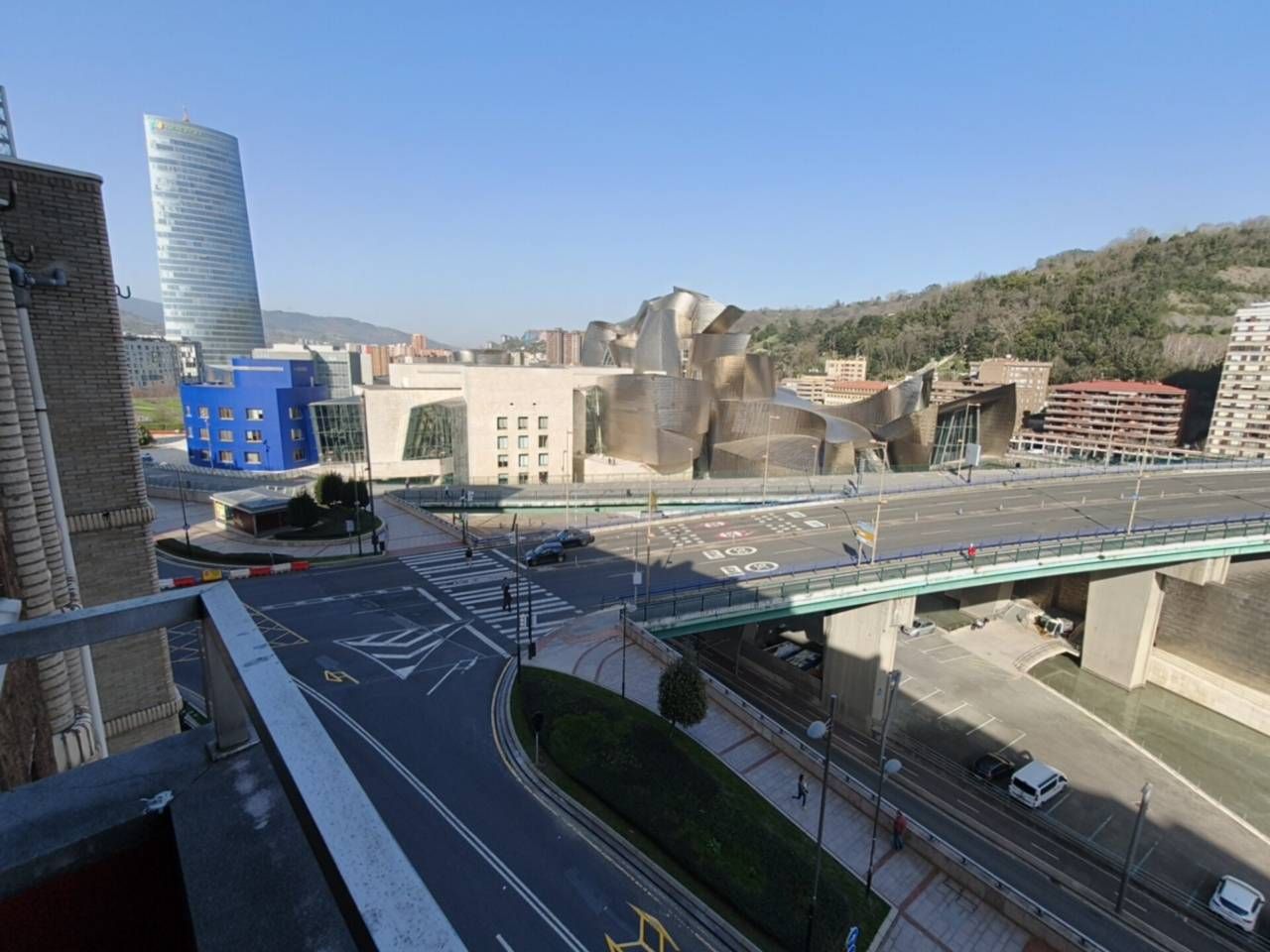 Vista exterior de Pis en venda en Bilbao  amb Calefacció i Balcó