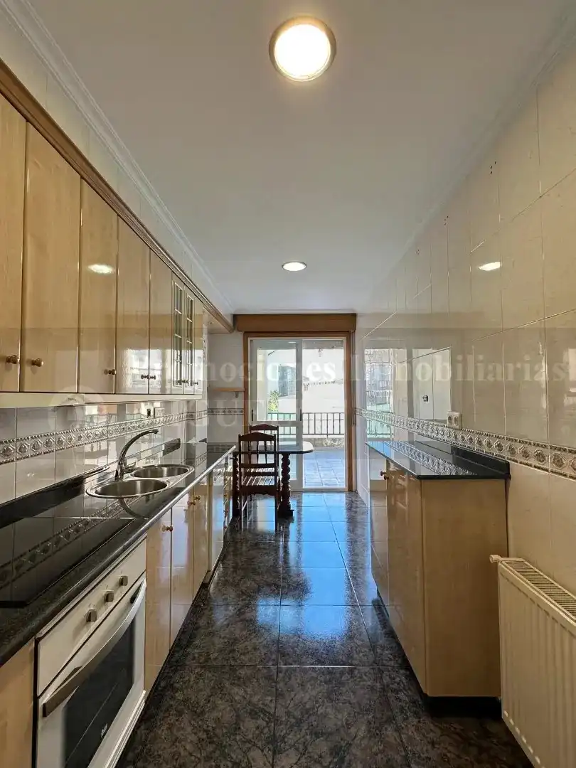 Apartamento con ascensor en venta en Verín, imagen 2