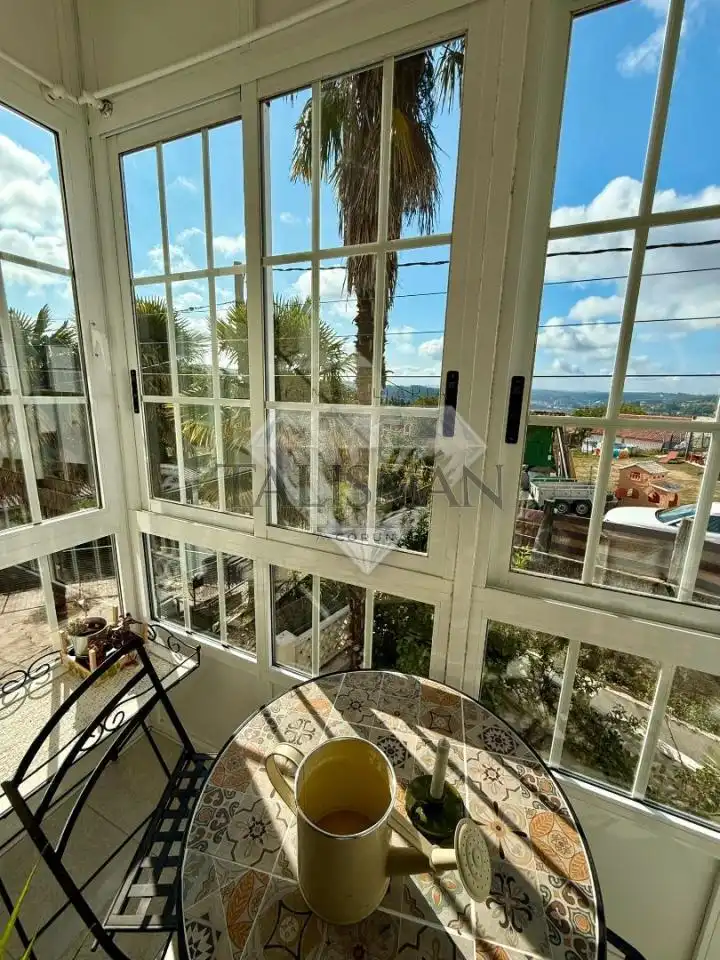 Vista exterior de Casa o xalet en venda en Bergondo amb Calefacció, Jardí privat i Terrassa