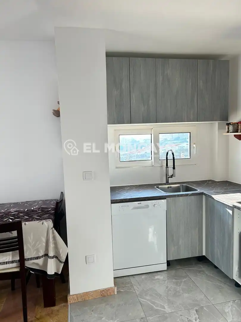 Cocina de Ático en venta en Torrevieja con Calefacción, Terraza y Trastero