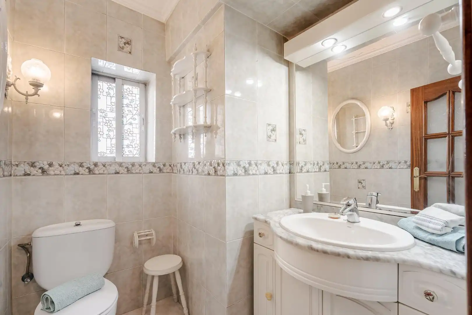 Bathroom of Flat for sale in Alcalá de Henares  with Heating, Terrace and Furnished