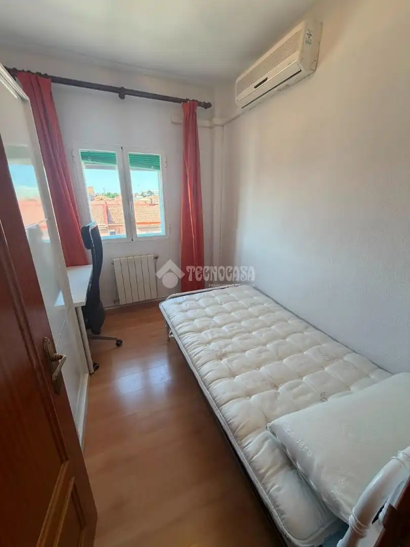 Schlafzimmer von Wohnung zur Miete in Getafe mit Klimaanlage, Heizung und Möbliert