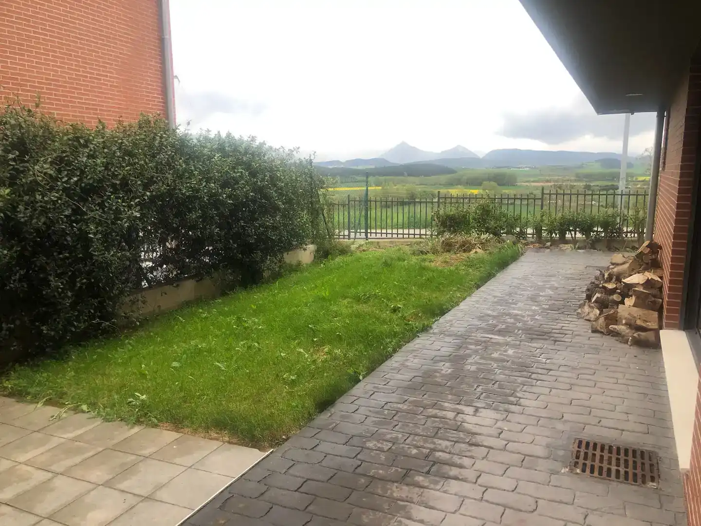 Garten von Wohnung zur Miete in Orkoien mit Klimaanlage, Privatgarten und Parkett