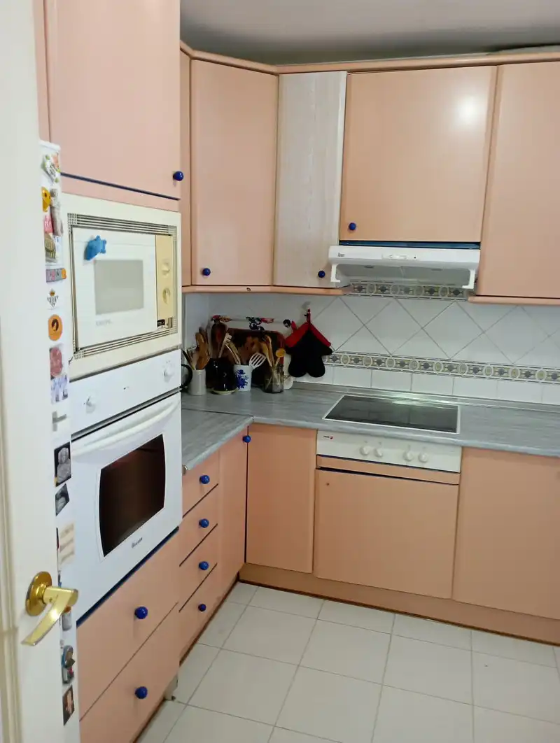 Cuina de Casa adosada en venda en Marbella amb Aire condicionat, Terrassa i Piscina