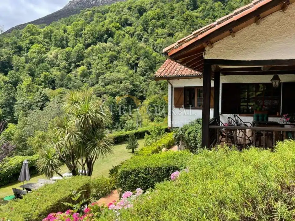 Jardín de Casa o chalet en venta en Caso con Calefacción, Jardín privado y Terraza