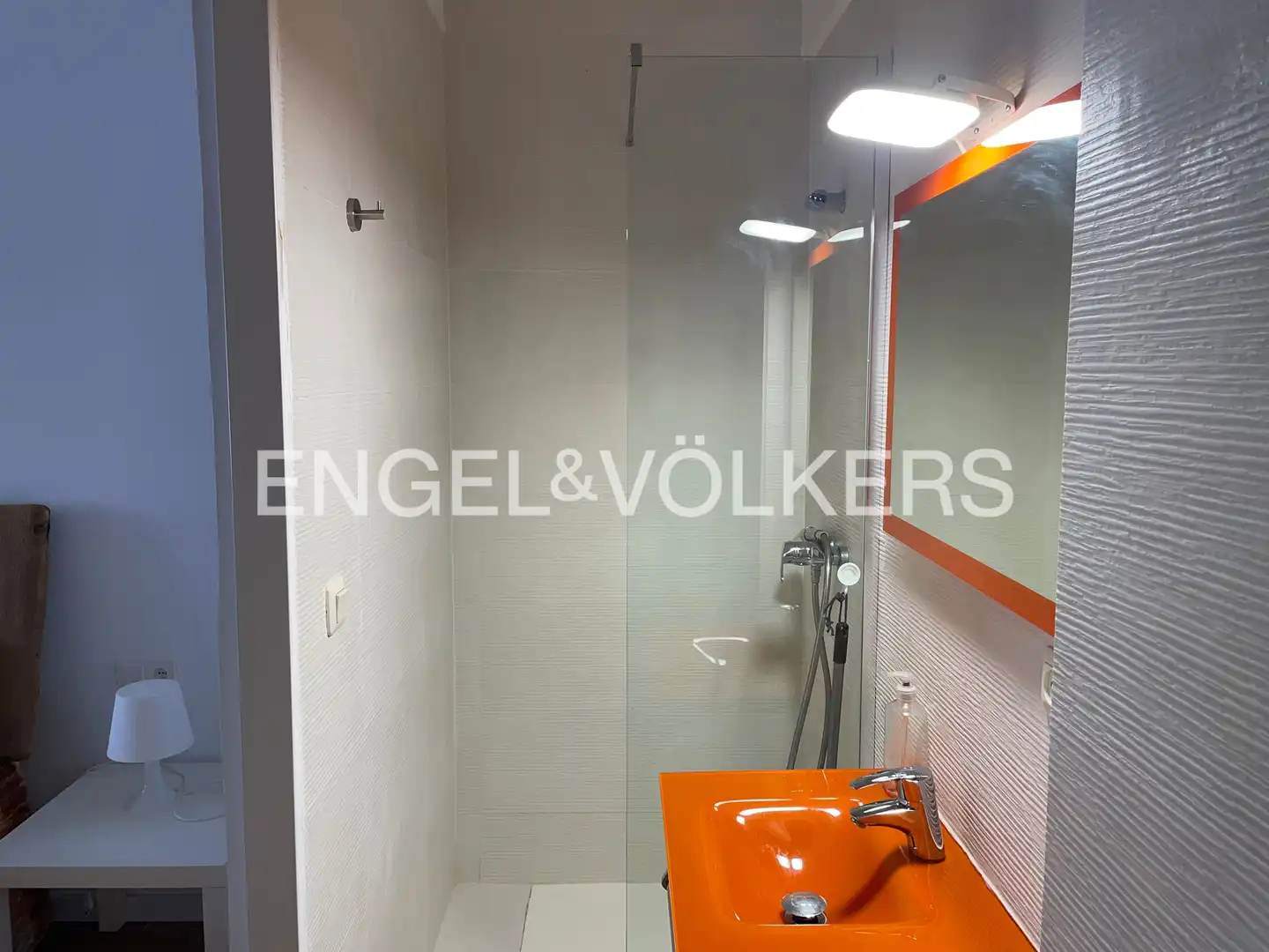 Badezimmer von Wohnung zur Miete in Valencia mit Heizung