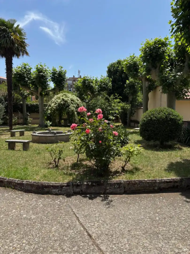 Room in Capuchinos - Glorieta - Ciudad Jardín