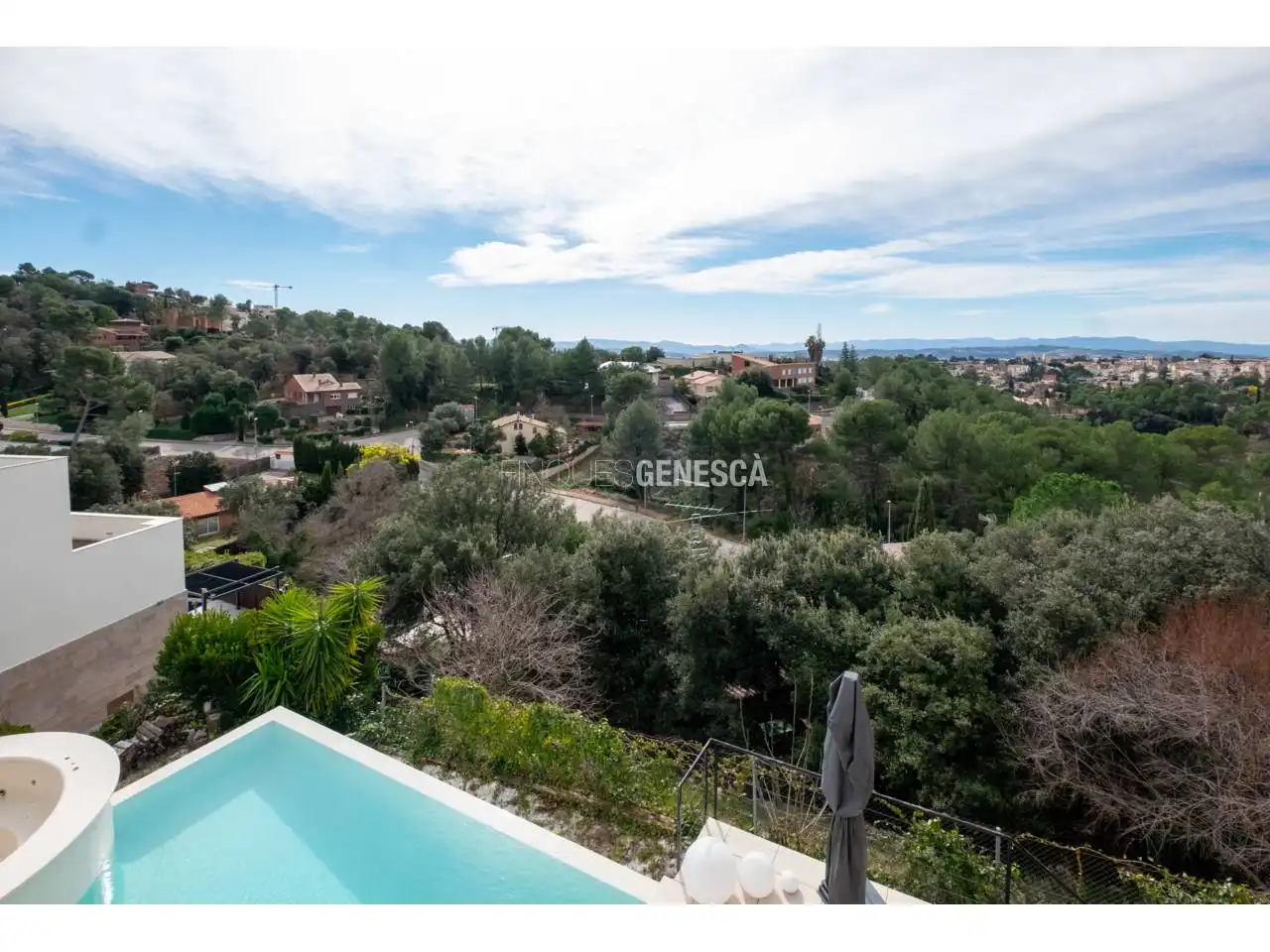 Vista exterior de Casa o xalet en venda en Matadepera amb Aire condicionat, Calefacció i Jardí privat