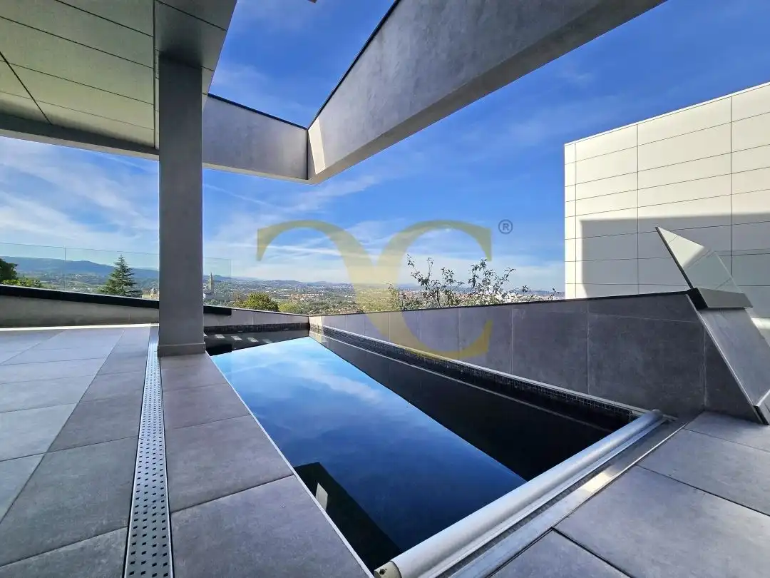 Piscina de Casa o chalet en venta en Gijón  con Calefacción, Jardín privado y Terraza