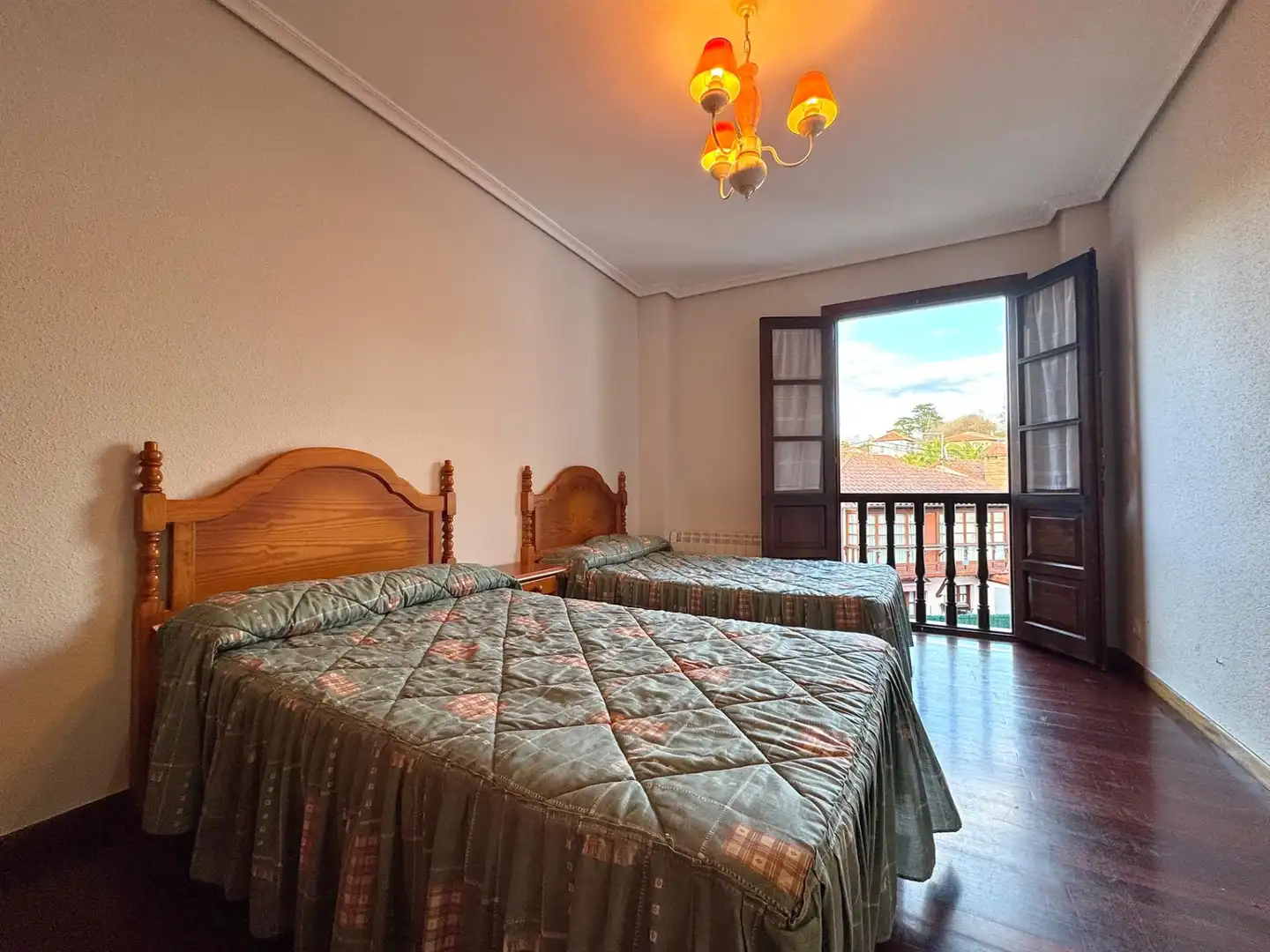 Habitación de Piso en venta en Comillas (Cantabria) con Calefacción y Balcón