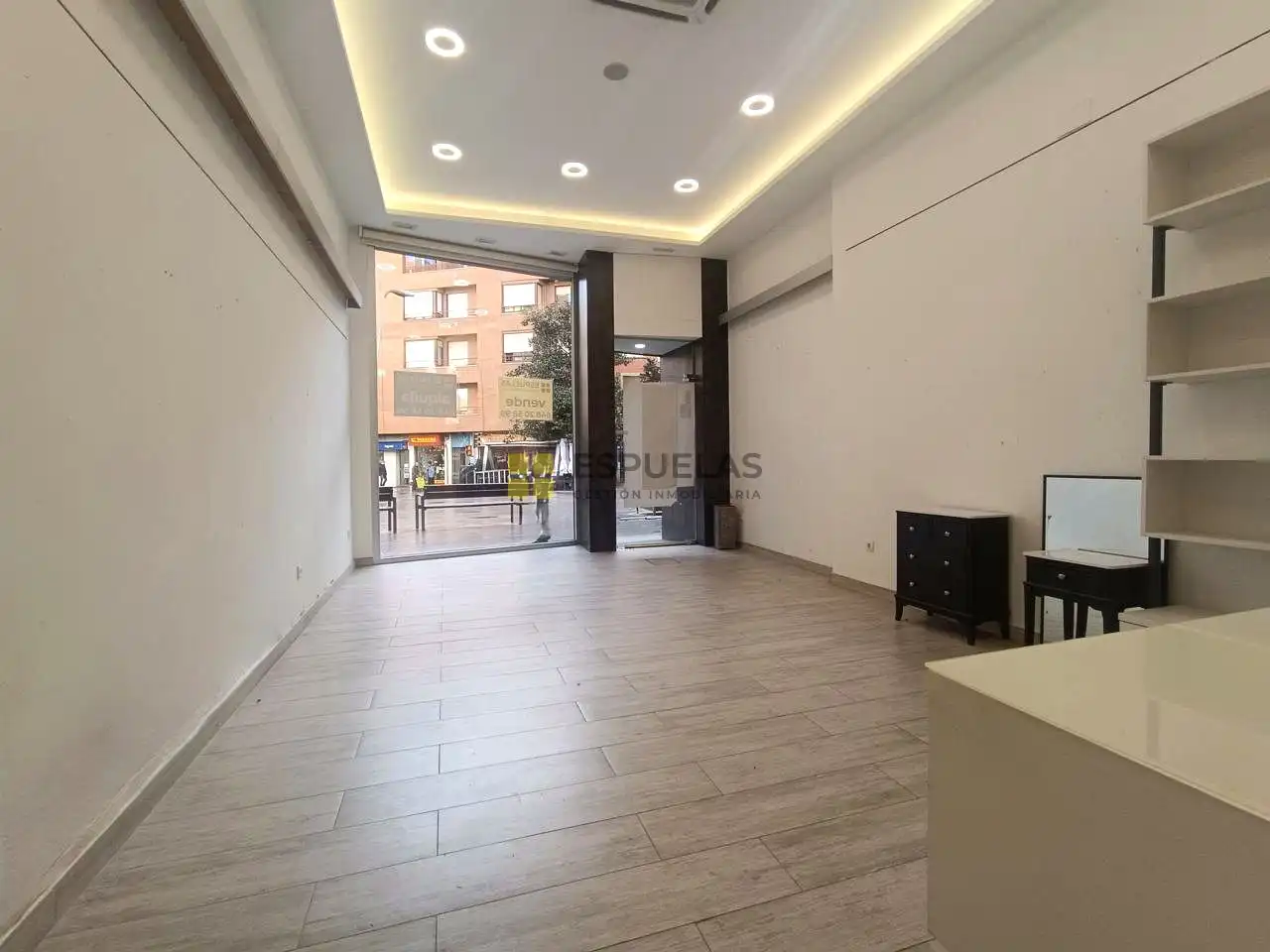 Locale commerciale in affitto a Juan Carlos I 16, imagen 19