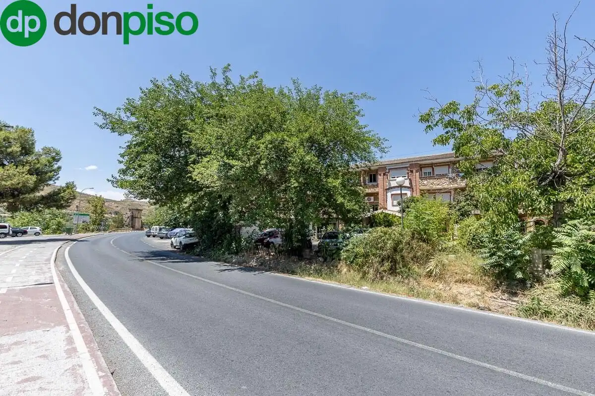 Local en venta en Pinos Genil con Terraza