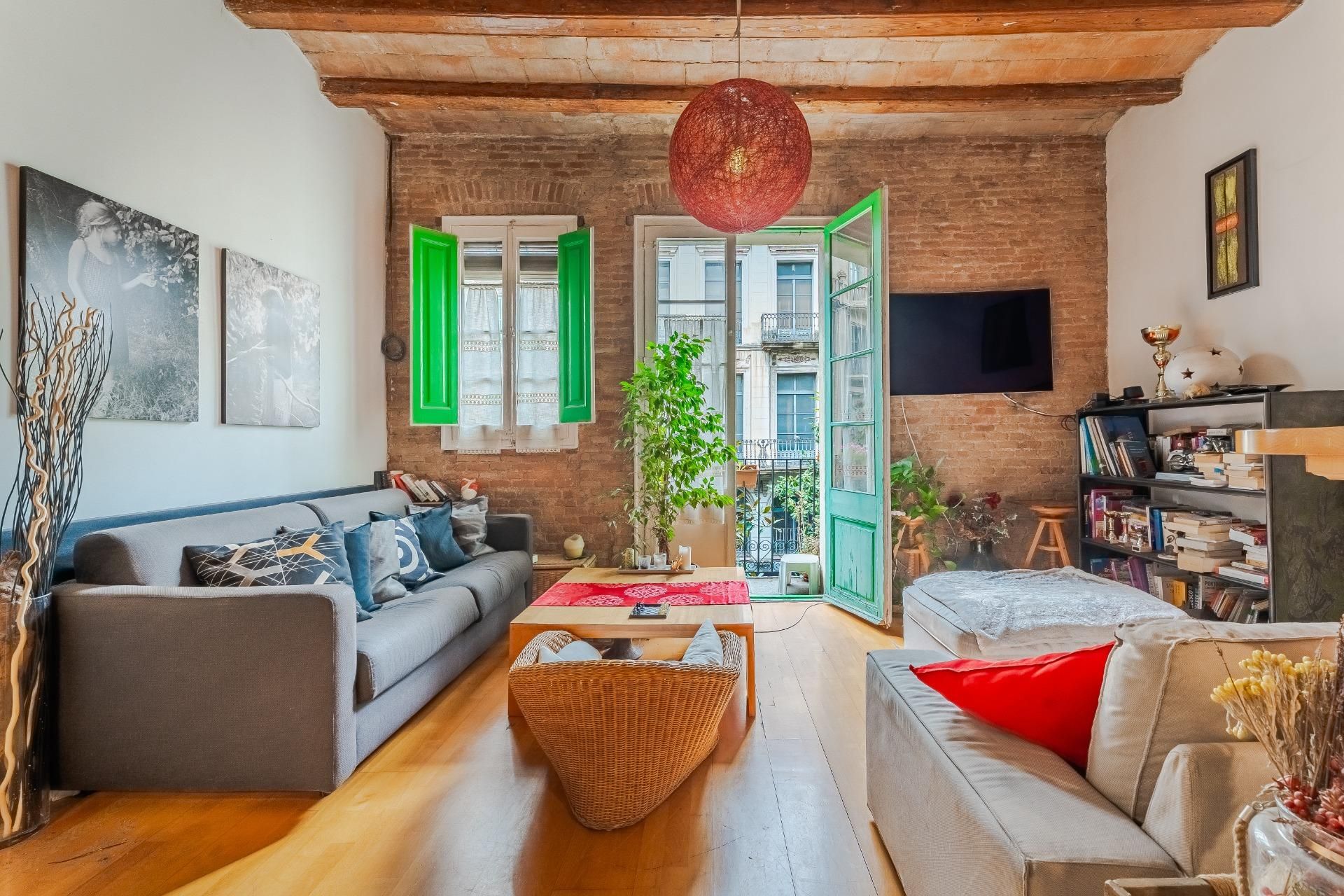 Flat for sale in  GRAN DE GRACIA, Vila de Gràcia